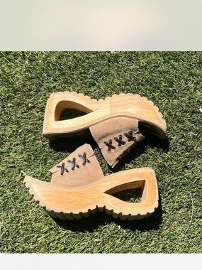 Y2K Platform Wedge Sandals w/Funky Hole in Wedge